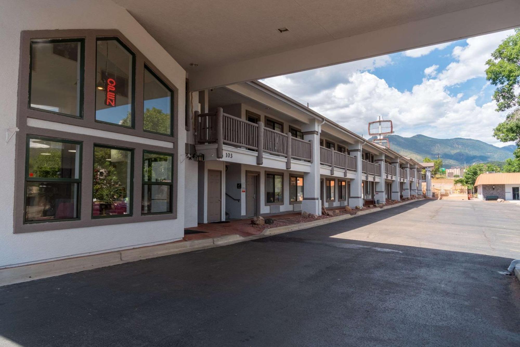 Quality Inn & Suites Manitou Springs At Pikes Peak Εξωτερικό φωτογραφία